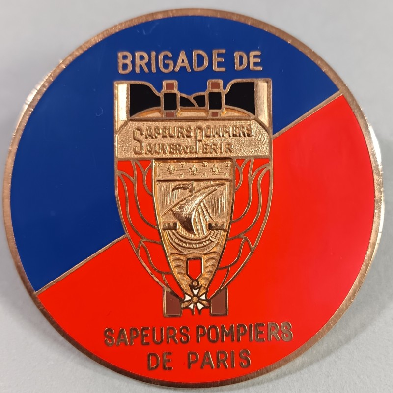 PLAQUE DE VOITURE DU BATAILLON DES SAPEURS POMPIERS DE LA VILLE DE PARIS BSPP DIAMETRE 7.5 cm